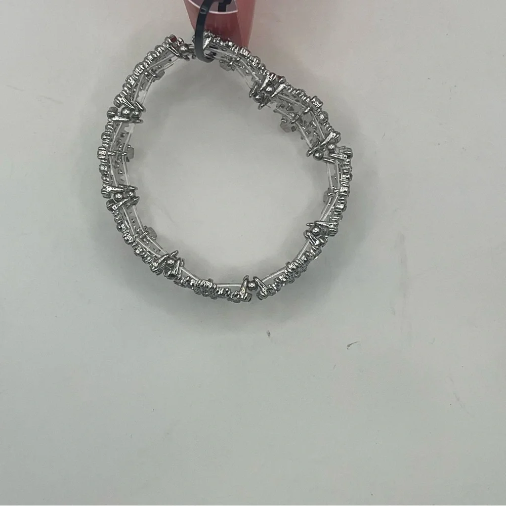 NWT Silver-Tone Crystal‎ Snowflake Stretch Bracelet